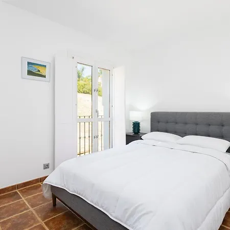 Private 4 Bedrooms House Shared Pool Montevideo Hills Golf By Aorastay Hotel Estepona