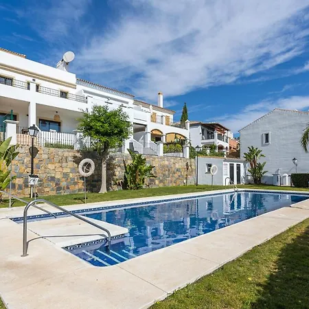 Private 4 Bedrooms House Shared Pool Montevideo Hills Golf By Aorastay Hotel *