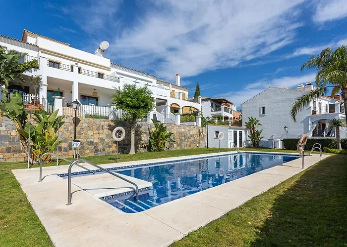 Private 4 Bedrooms House Shared Pool Montevideo Hills Golf By Aorastay ホテル *