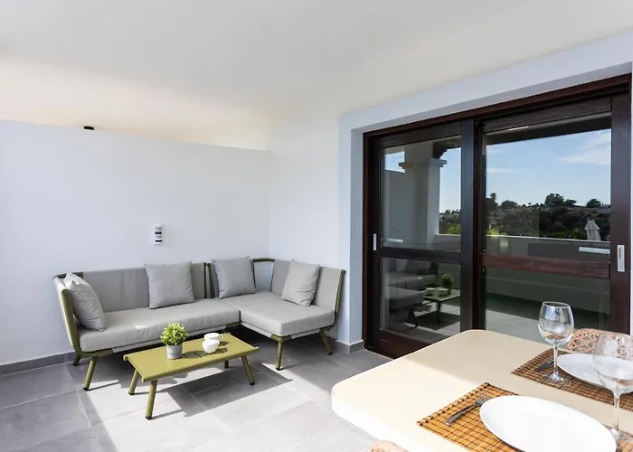 Private 4 Bedrooms House Shared Pool Montevideo Hills Golf By Aorastay Estepona