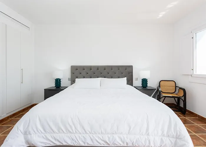 Private 4 Bedrooms House Shared Pool Montevideo Hills Golf By Aorastay 에스테포나